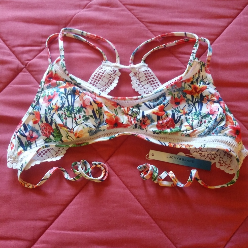 Adorable Floral & Lace Lucky Brand Swim Top
